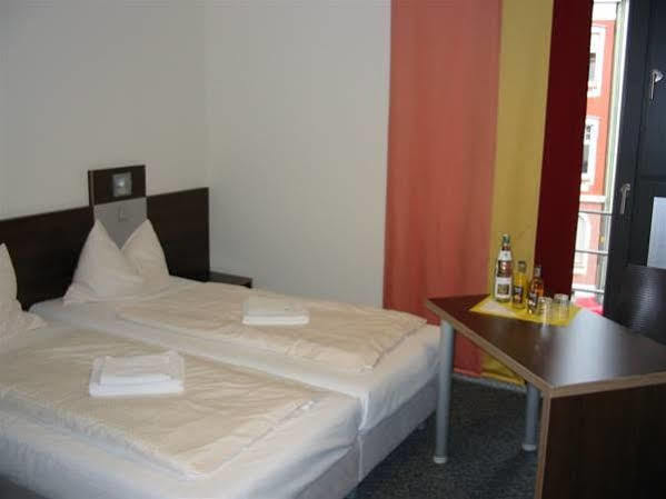 Jugendherberge Duesseldorf Extérieur photo